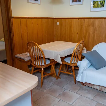 Apartma Pri Potokarju Διαμέρισμα *